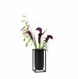 AW18 / Kubus vase Lily, black